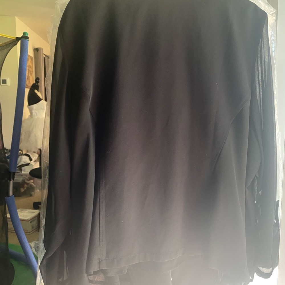Blazer - Picture 4 of 5